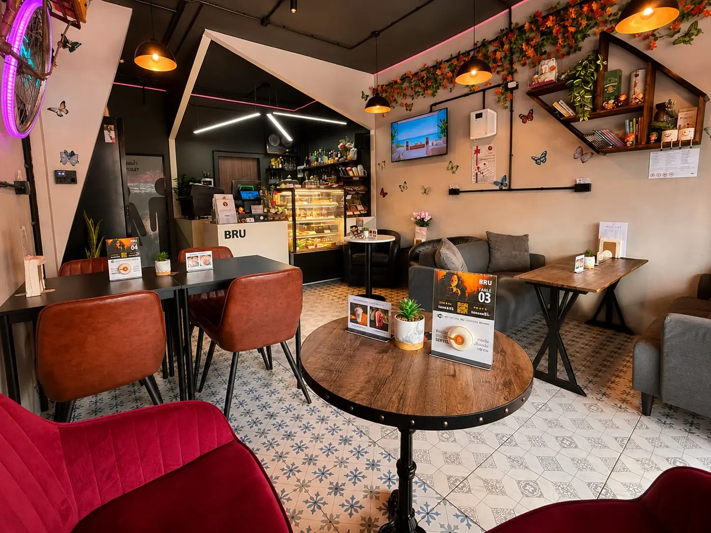 BRU Coffee & Bar interior seating and counter
